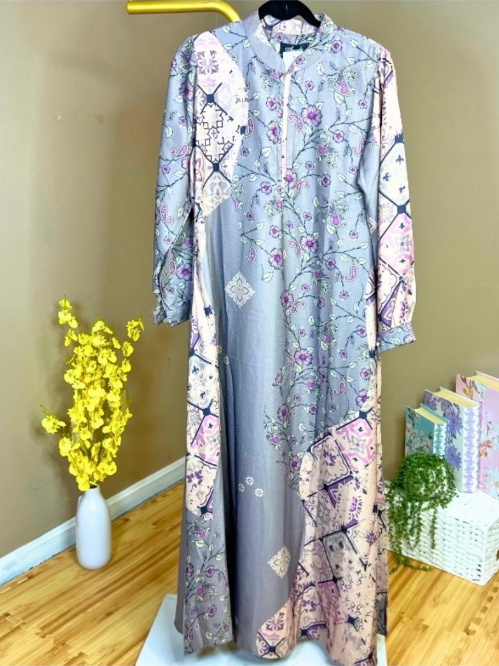 Abaya Floral Print Maxi Dress in Light Gray and Lavender